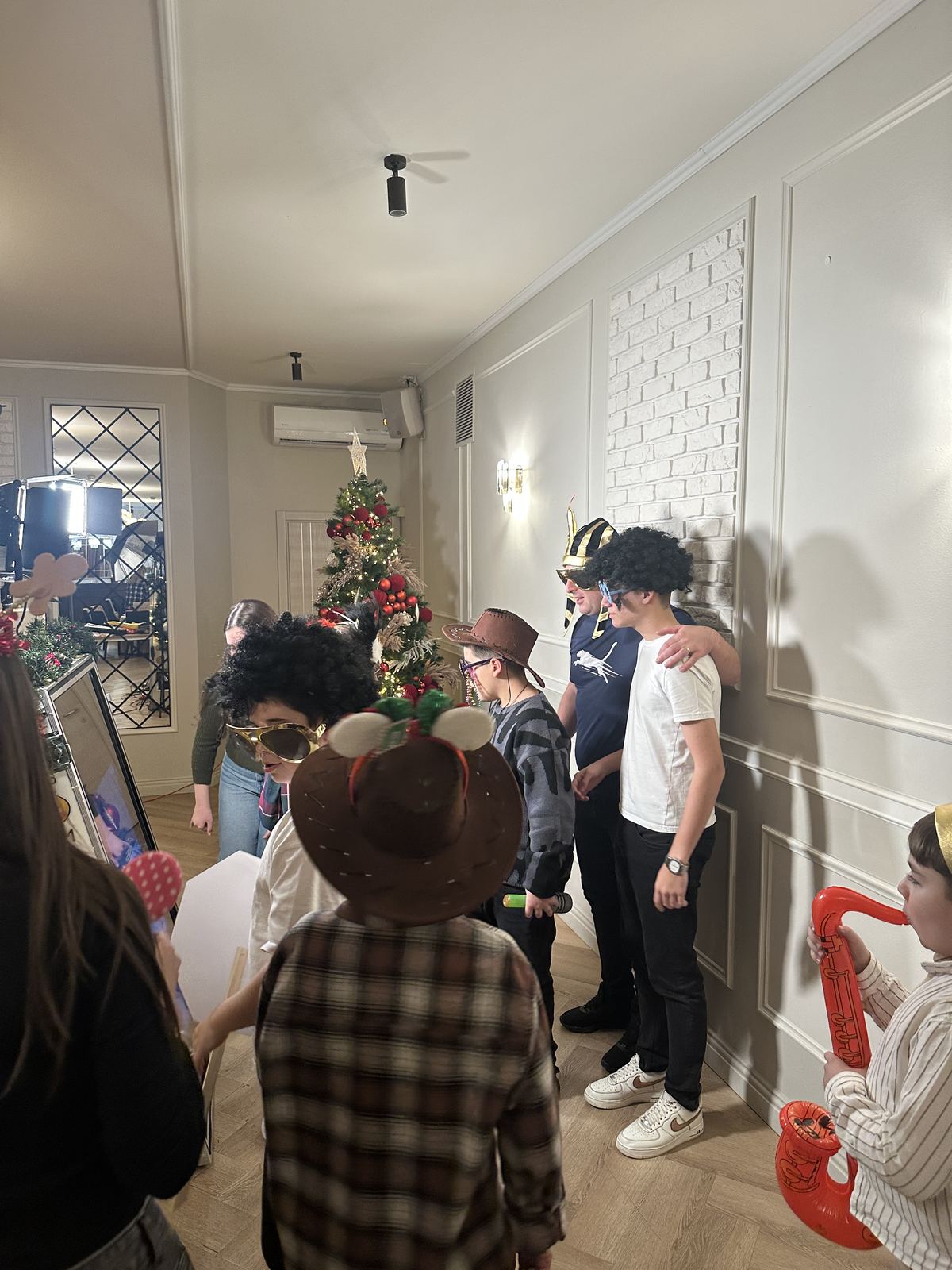 Invitați la o nuntă folosind oglinda magică photobooth în Oradea